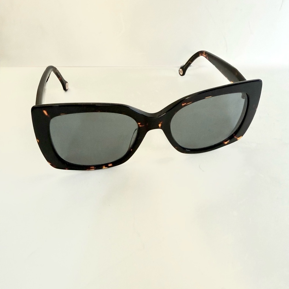 Carolina Herrera HER0258 Square Two Toned Sunglasses 54mm Frames - Picture 5 of 10